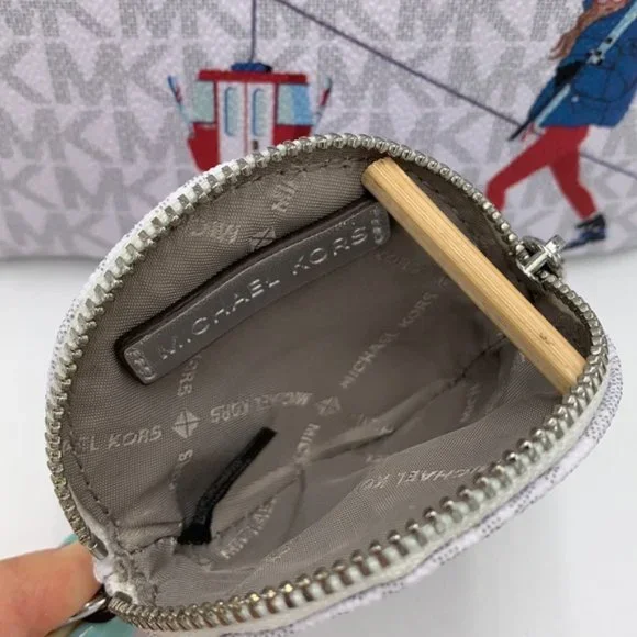 MICHAEL KORS JET SET GIRLS MULTIFUNCTIONAL WRISTLET TRIO BRIGHT WHITE MULTI - Picture 8 of 16